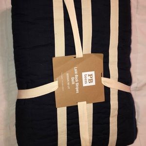 NEW Full/Queen quilt with 2 Euro 2 Standard shams